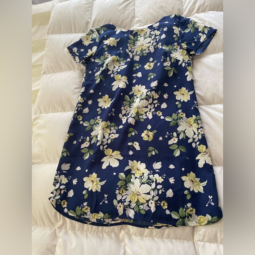 Lulus Pretty floral mini dress!